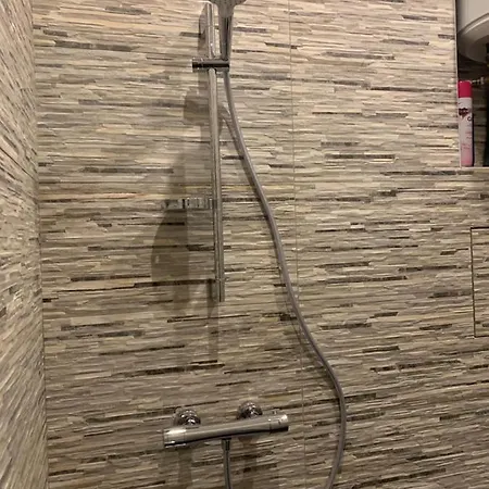 Jolie Maisonnette Centre *